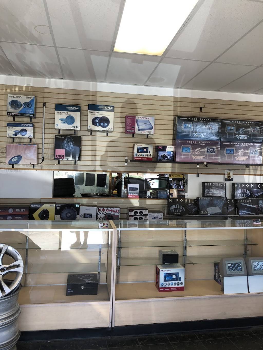 Magic Auto Sound | 2623 W Lincoln Ave, Anaheim, CA 92801, USA | Phone: (714) 484-8900