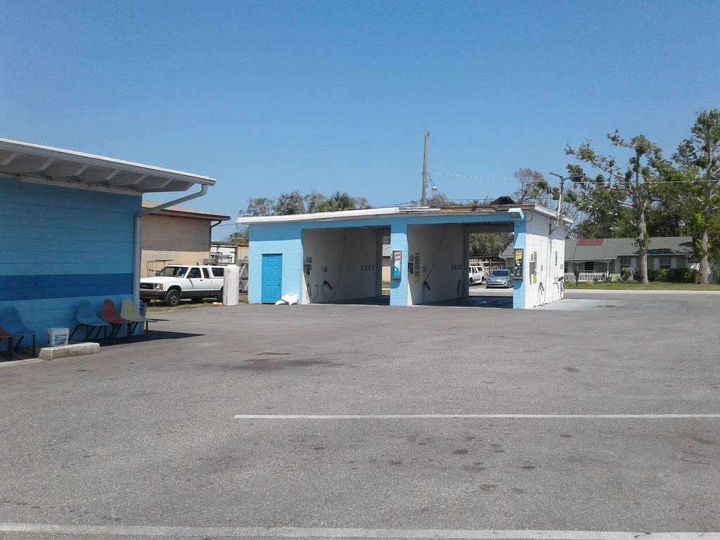 Blue Dolphin Laundromat & Car Wash | 921 S Ridgewood Ave, Edgewater, FL 32132, USA | Phone: (386) 847-8570