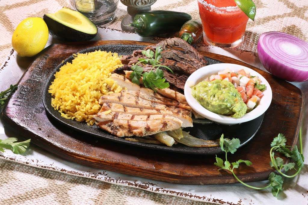 Cilantro’s Mexican Grill | 12501 Canyon Falls Boulevard, Willis, TX 77318, USA | Phone: (936) 856-6200