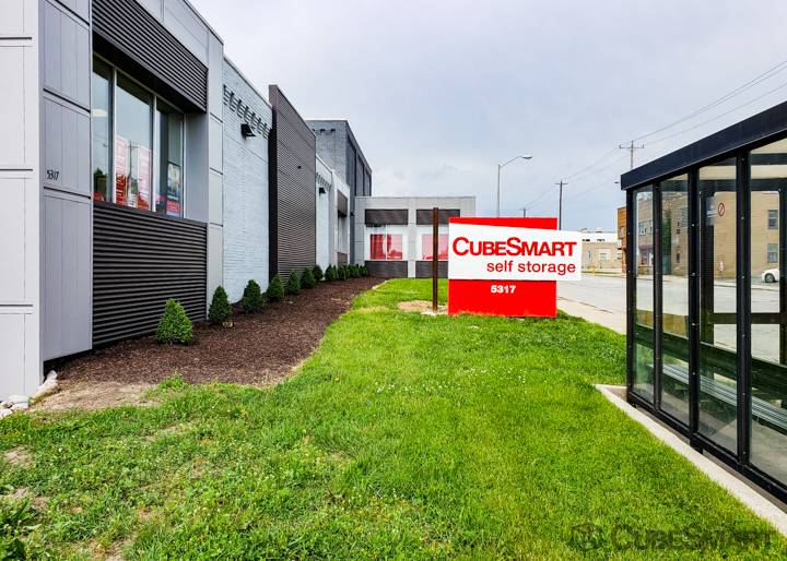 CubeSmart Self Storage | 5317 W Burnham St, West Allis, WI 53219, USA | Phone: (414) 253-7744