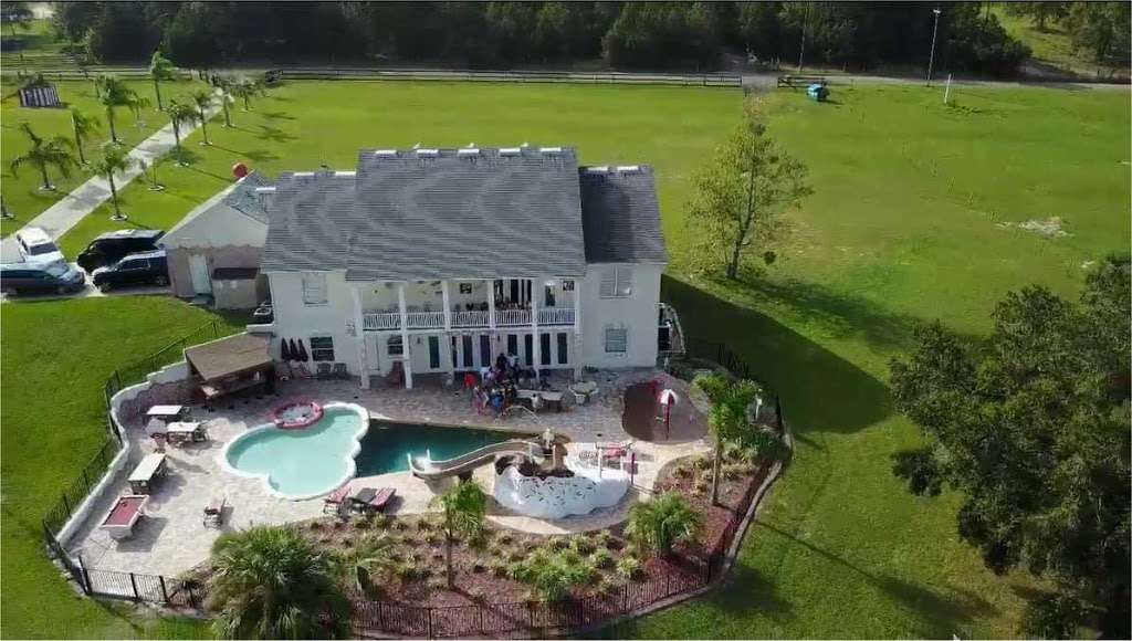 Sweet Escape Mansion near Orlando | 11207 Guilford Rd, Clermont, FL 34715, USA | Phone: (352) 250-4220