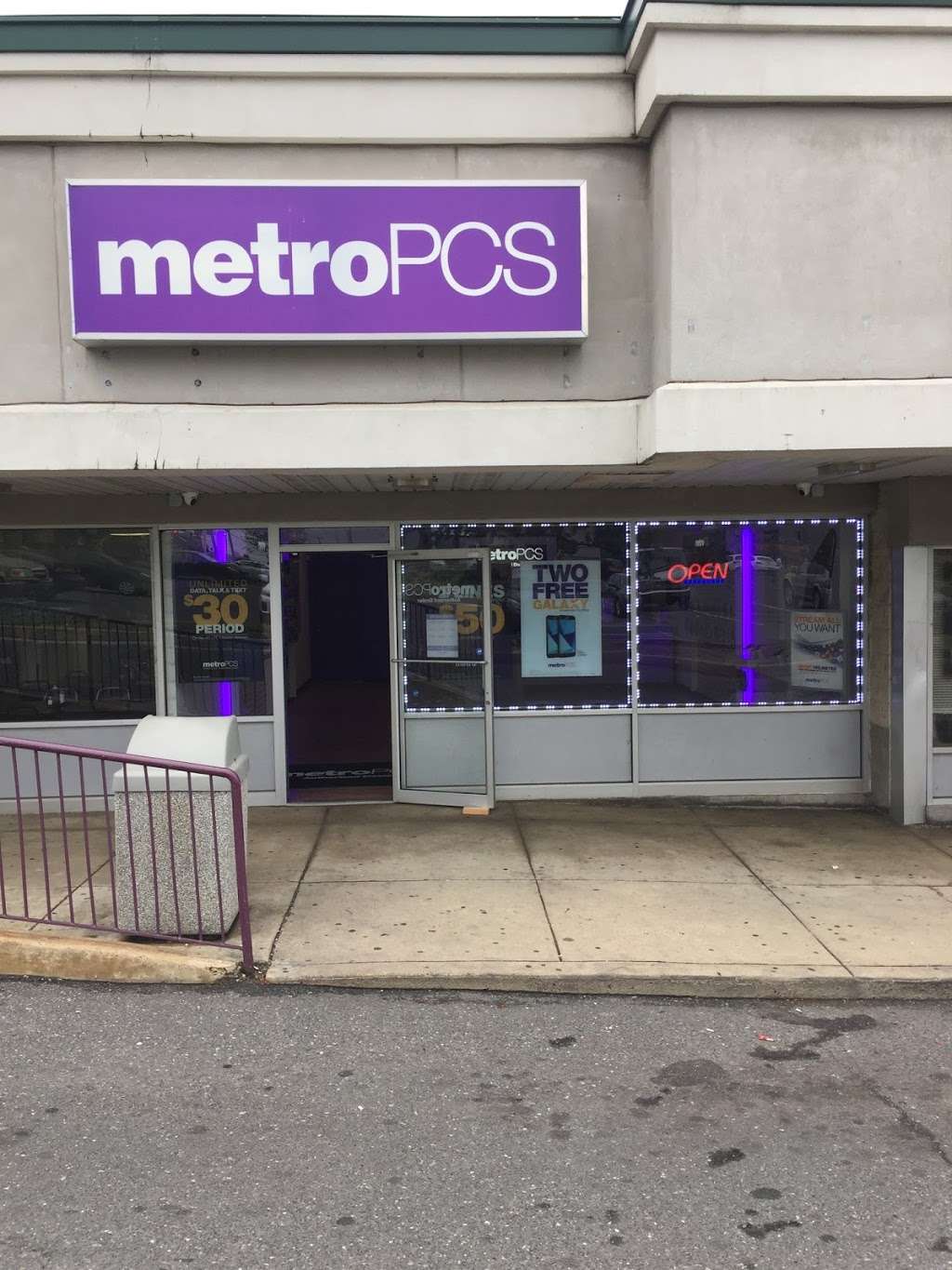 Metro by T-Mobile | 6201 N Front St #104, Philadelphia, PA 19120, USA | Phone: (267) 335-3326