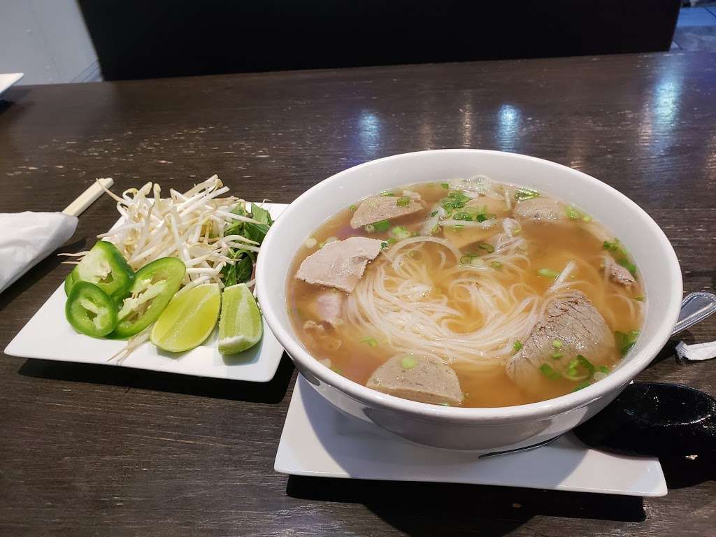 J Pho | 1020 Summit St, Elgin, IL 60120 | Phone: (224) 238-7766