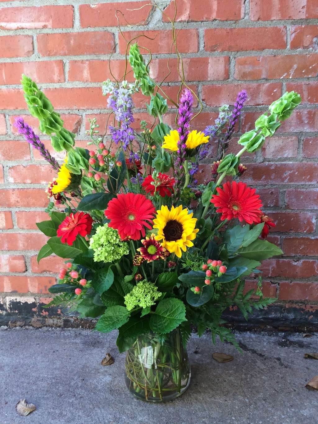 Crestwood Flowers | 331 E 55th St, Kansas City, MO 64113, USA | Phone: (816) 444-7200