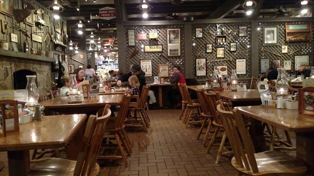 Cracker Barrel Old Country Store | 1005 Candleview Ln, Crawfordsville, IN 47933, USA | Phone: (765) 362-5097