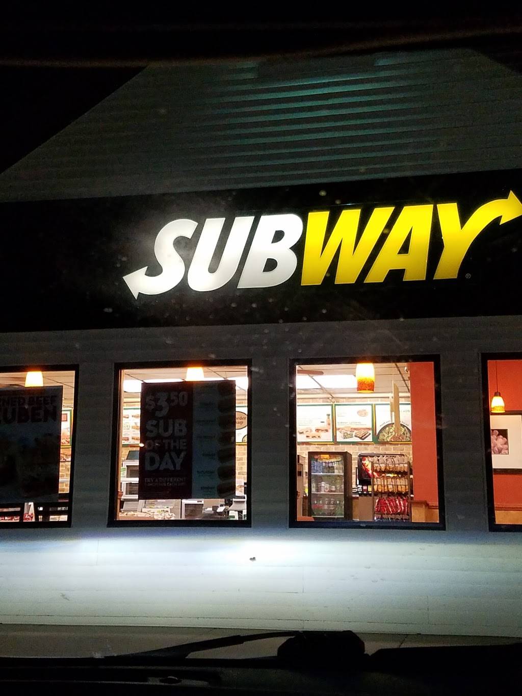 Subway | 1300 Hamilton St, Stoughton, WI 53589, USA | Phone: (608) 877-0373