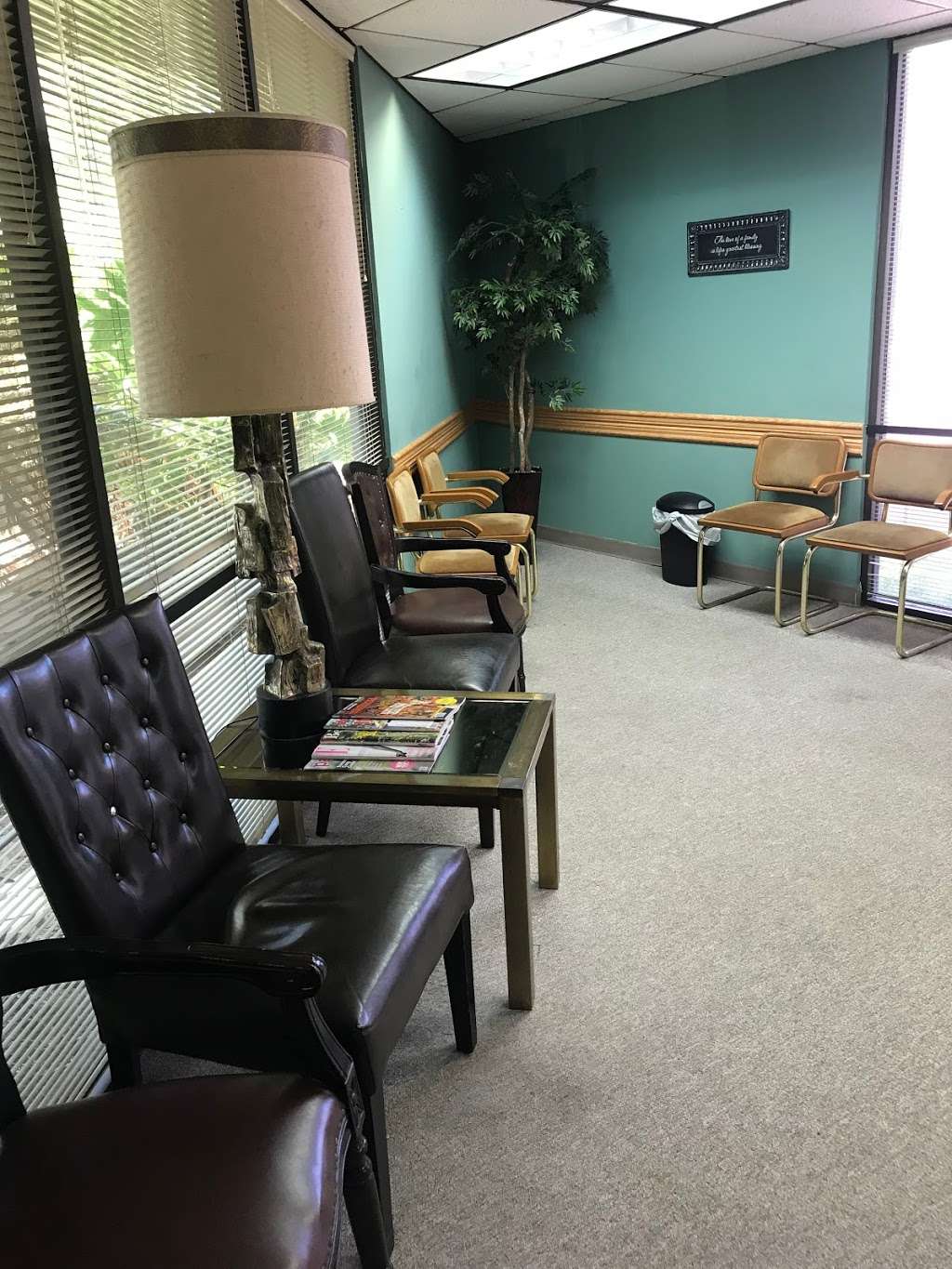 Dr. William O. Lee | 4 Oaktree St, Friendswood, TX 77546 | Phone: (281) 482-5551