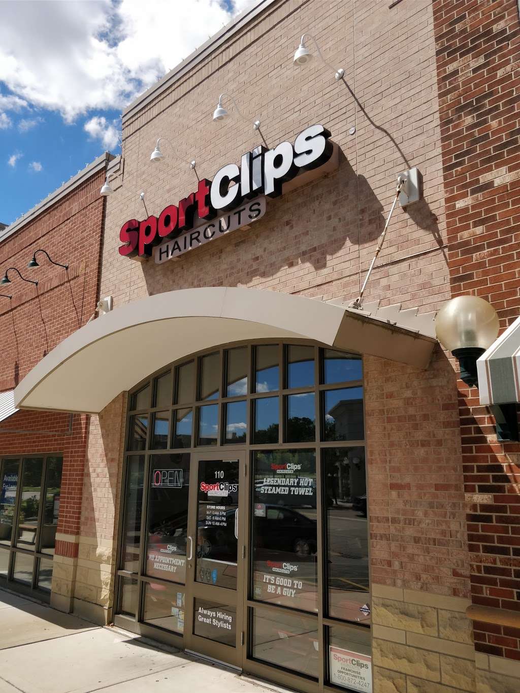 Sport Clips Haircuts of Woodridge | 6430 Main St Suite #110, Woodridge, IL 60517, USA | Phone: (630) 353-1980