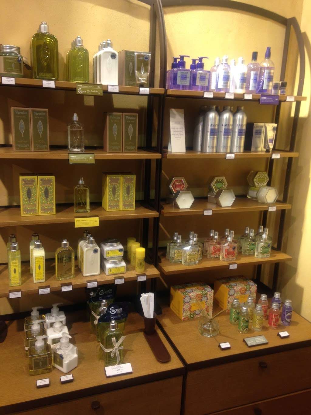 LOCCITANE EN PROVENCE | St Pancras Station, 37c Euston Rd, Kings Cross, London N1C 4QP, UK | Phone: 020 7278 4319