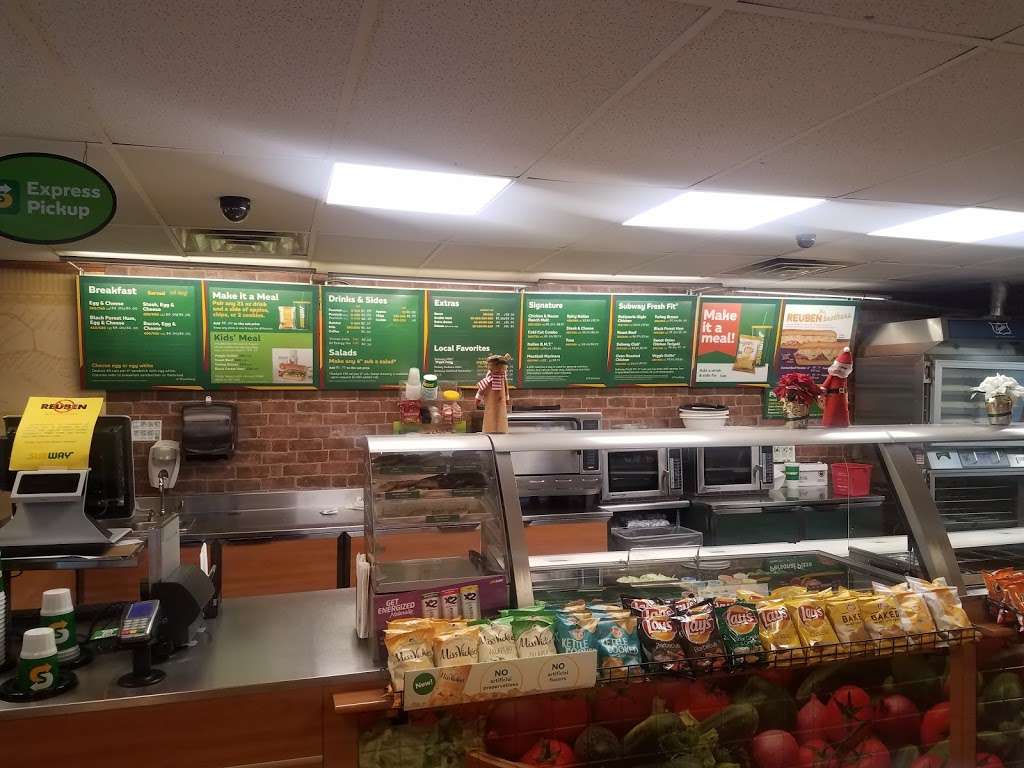 Subway | 3016 Douglas Ave, Racine, WI 53402 | Phone: (262) 681-5555