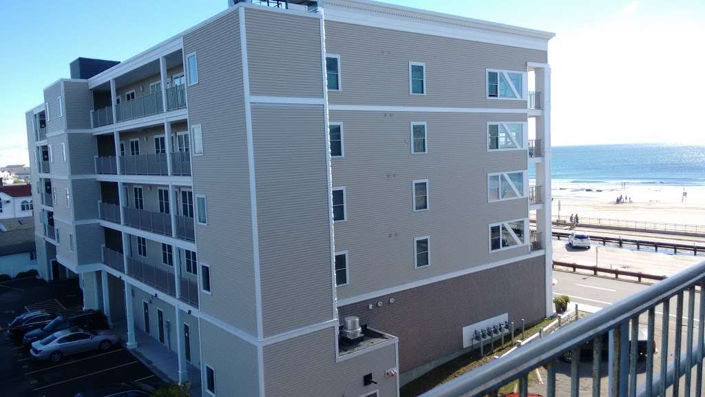 Hampton House Hotel | 333 Ocean Blvd, Hampton, NH 03842, USA | Phone: (603) 926-1033