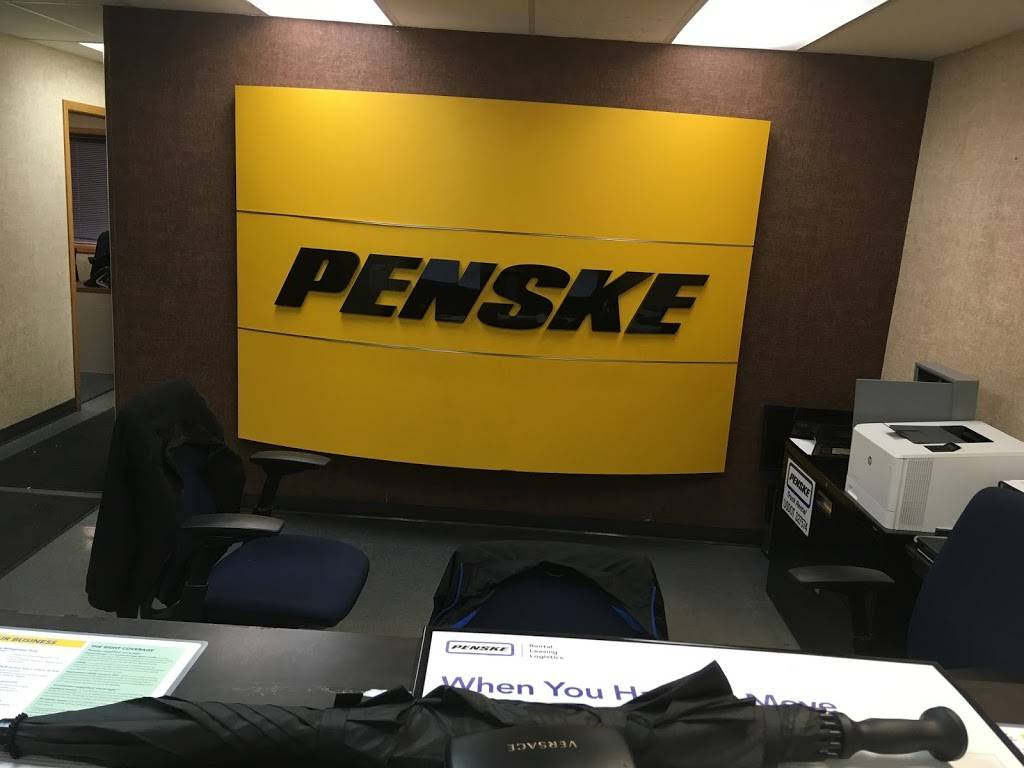 Penske Truck Rental | 2460 County Rd C West, Roseville, MN 55113, USA | Phone: (651) 631-0313