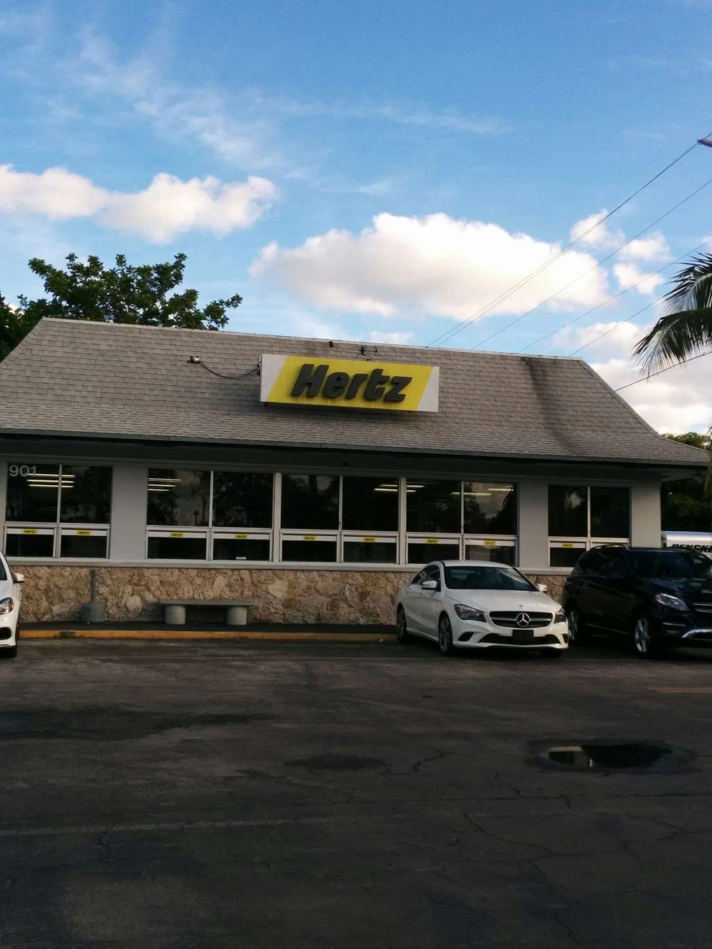 Hertz | 901 E Sunrise Blvd, Fort Lauderdale, FL 33304, USA | Phone: (954) 760-4719