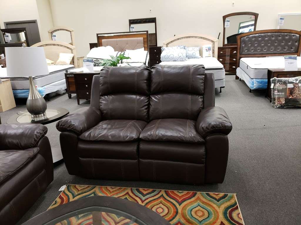 Aaron S Furniture Store 457 E Plaza Dr Mooresville Nc 28115 Usa