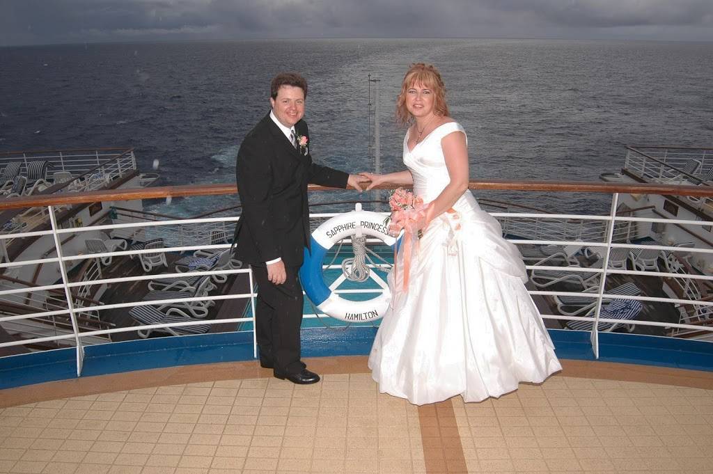 Cruising Weddings | 4200 5th St NE, Minneapolis, MN 55421, USA | Phone: (888) 218-3378