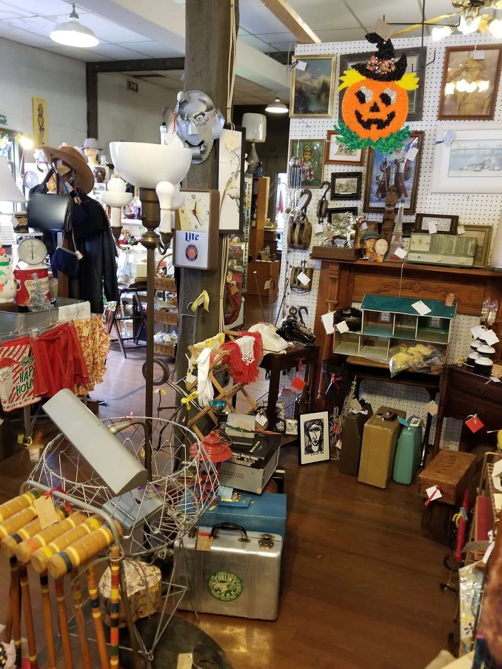 Antique Depot | 3720 Maryland Ave, Ellicott City, MD 21043 | Phone: (410) 750-2674