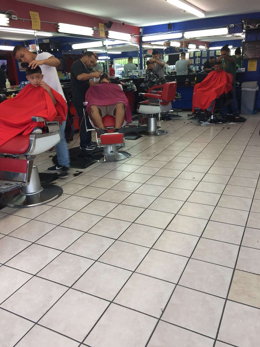 M B Barber Shop | 242 E Crosstimbers St, Houston, TX 77022, USA | Phone: (713) 750-9799