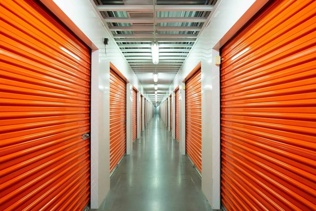 Public Storage | 4501 W MacArthur Blvd, Santa Ana, CA 92704, USA | Phone: (657) 622-0732