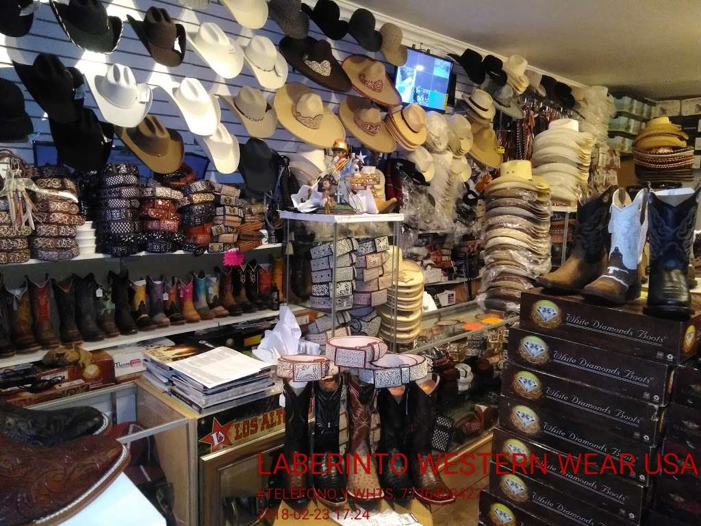 Laberinto Western Wear | 5710 S Pulaski Rd, Chicago, IL 60629, USA | Phone: (773) 640-8427