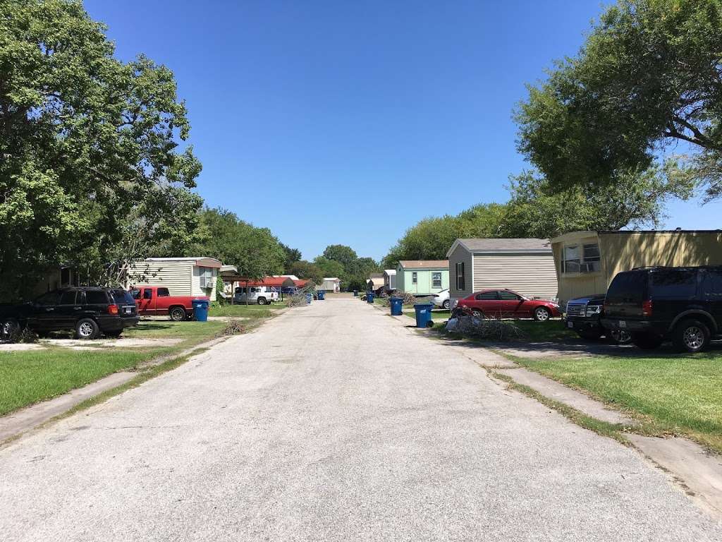 Bayside Mobile Home Park | 1818 Main St, La Marque, TX 77568, USA | Phone: (832) 422-7368