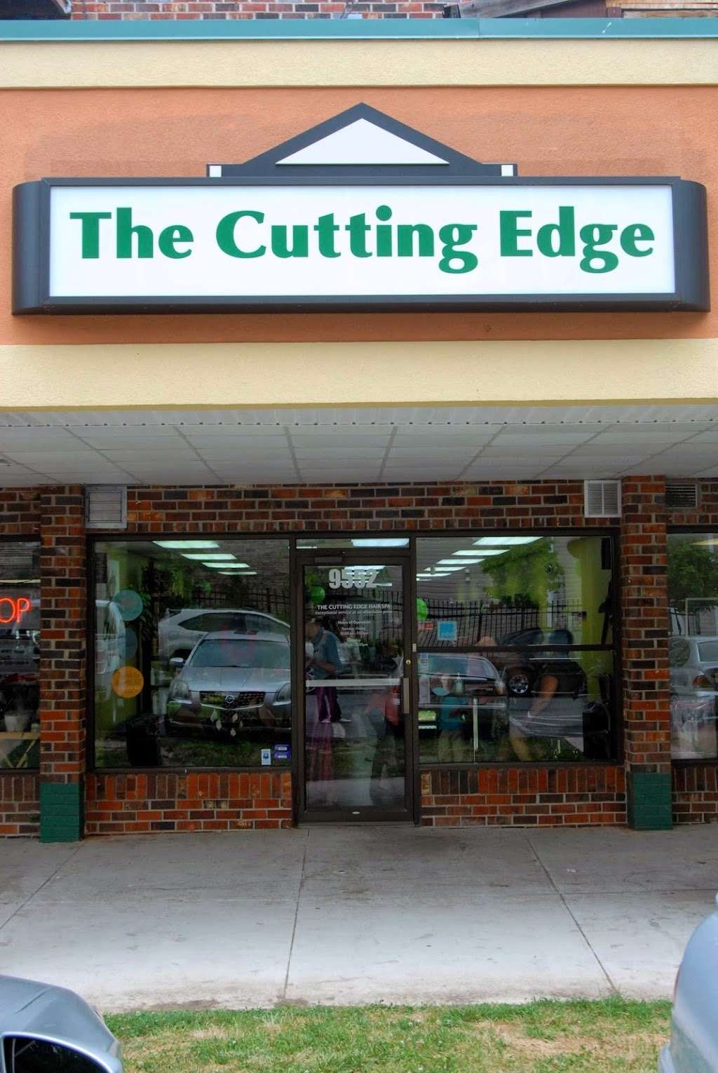 The Cutting Edge Hair Spa | 9552 Crain Hwy, Upper Marlboro, MD 20772 | Phone: (301) 599-0599