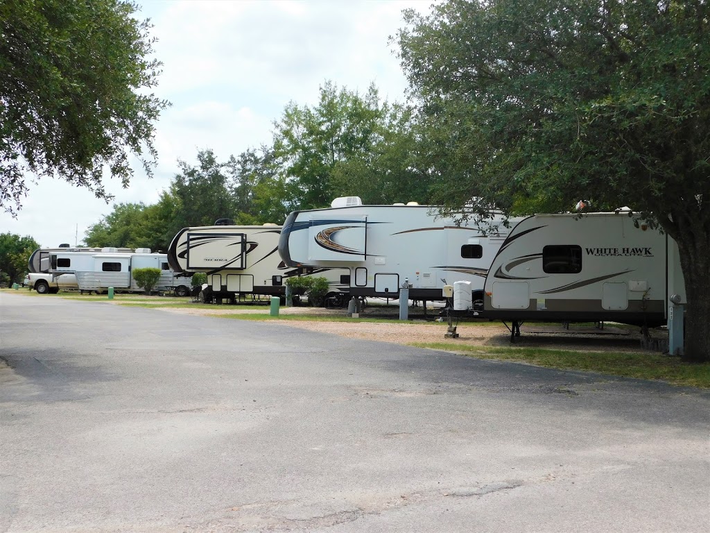 Woodland Lakes RV Park | 17110 Firehouse Ln, Conroe, TX 77385, USA | Phone: (936) 273-6666