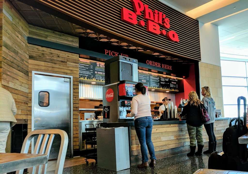 Phils BBQ | Terminal 2 West, San Diego, CA 92101, USA | Phone: (619) 226-6333