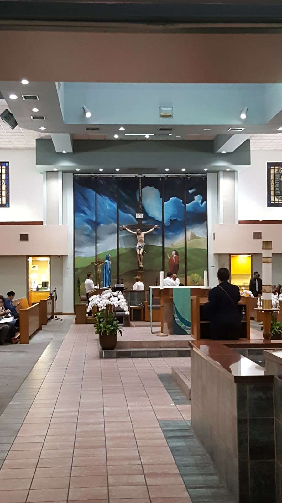 St Gertrude the Great Catholic Church | 7025 Garfield Ave, Bell Gardens, CA 90201, USA | Phone: (562) 927-4495