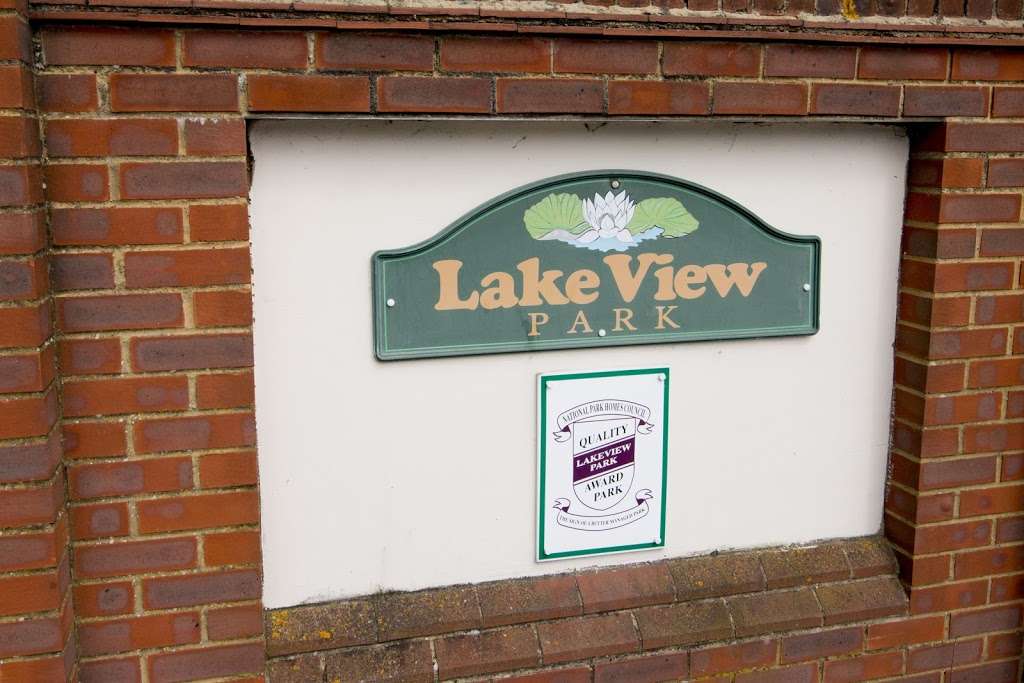 Wyldecrest Lakeview Park | Cummings Hall Ln, Romford RM3 7LE, UK | Phone: 0844 567 7300