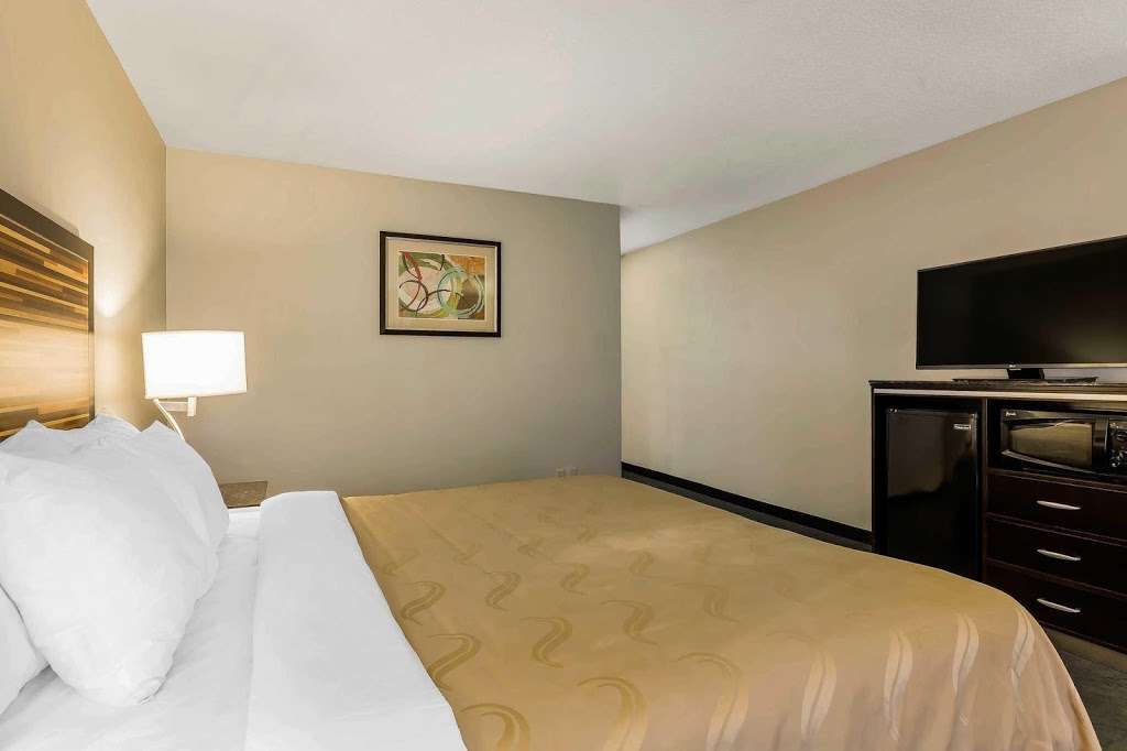 Quality Inn Fallbrook I-15 | 3135 Old Hwy 395, Fallbrook, CA 92028 | Phone: (760) 723-2888