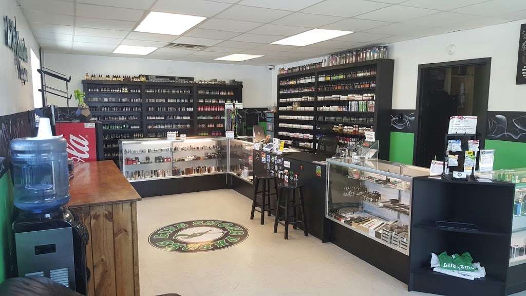 LifeSmoke Vapors - York | 1715 Whiteford Rd, York, PA 17402 | Phone: (800) 444-8271