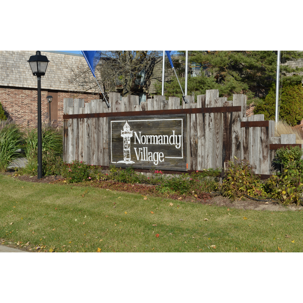 Normandy Village Apartments | 2562 N 124th St, Wauwatosa, WI 53226, USA | Phone: (414) 367-8755