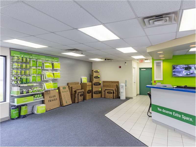 Extra Space Storage | 999 Bedford St, Whitman, MA 02382, USA | Phone: (781) 447-4060