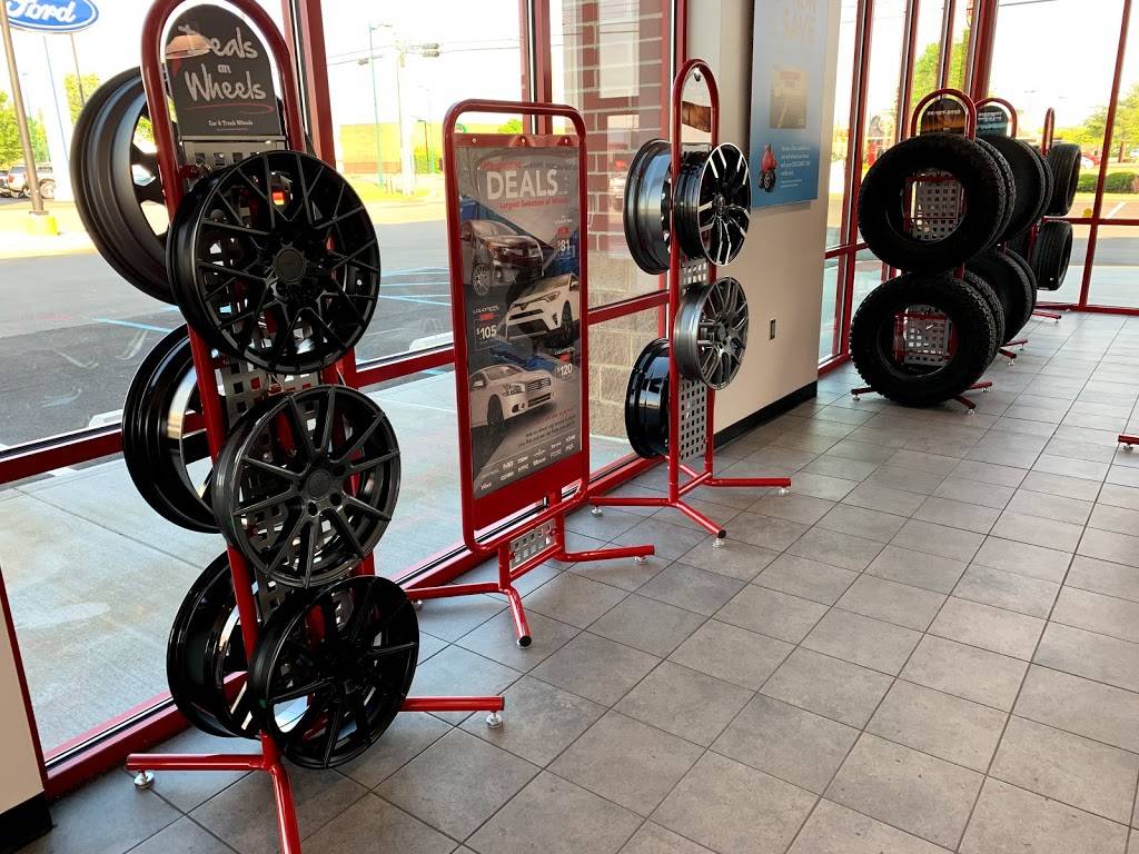 Discount Tire | 920 E Lewis and Clark Pkwy, Clarksville, IN 47129, USA | Phone: (812) 850-6985