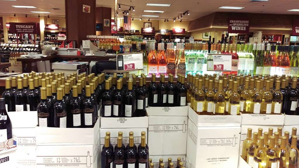 Stew Leonards Wines & Spirits of Farmingdale | 210 Airport Plaza Blvd, Farmingdale, NY 11735, USA | Phone: (631) 249-3611