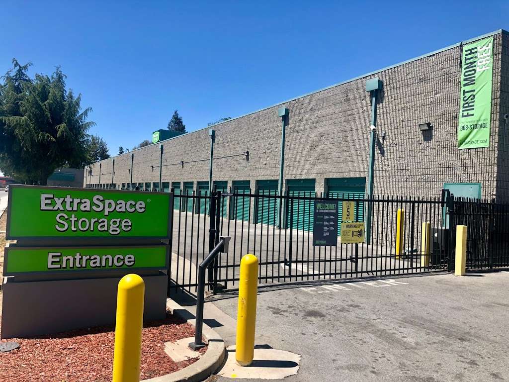 Extra Space Storage | 999 E Bayshore Rd, East Palo Alto, CA 94303, USA | Phone: (650) 325-1000