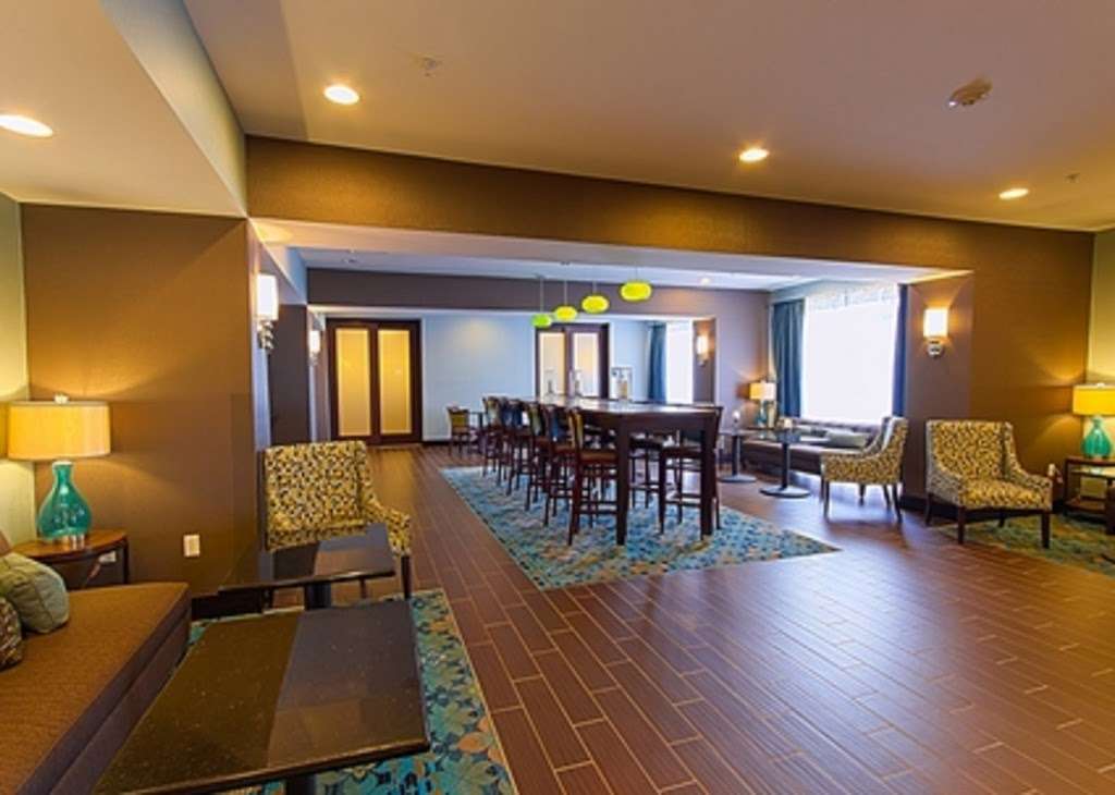 Hampton Inn - DeKalb (Near the University) | 663 S Annie Glidden Rd, DeKalb, IL 60115 | Phone: (815) 748-4323