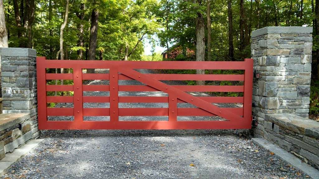 Gate Solutions & Fence Squad | 118 Deacon Smith Hill Rd, Patterson, NY 12563 | Phone: (914) 582-3305