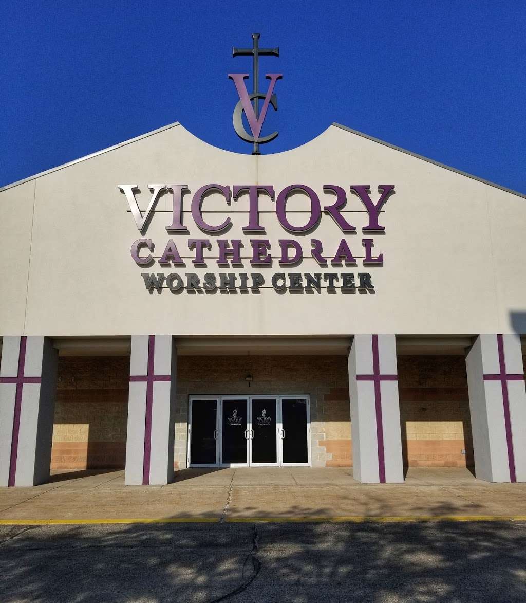 Victory Cathedral Worship Center | 369 N Weber Rd, Bolingbrook, IL 60440, USA | Phone: (630) 378-9172