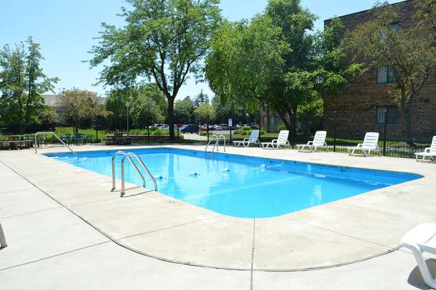 Indian Trail Apartments | 601 Meadows Blvd, Addison, IL 60101, USA | Phone: (630) 627-5332