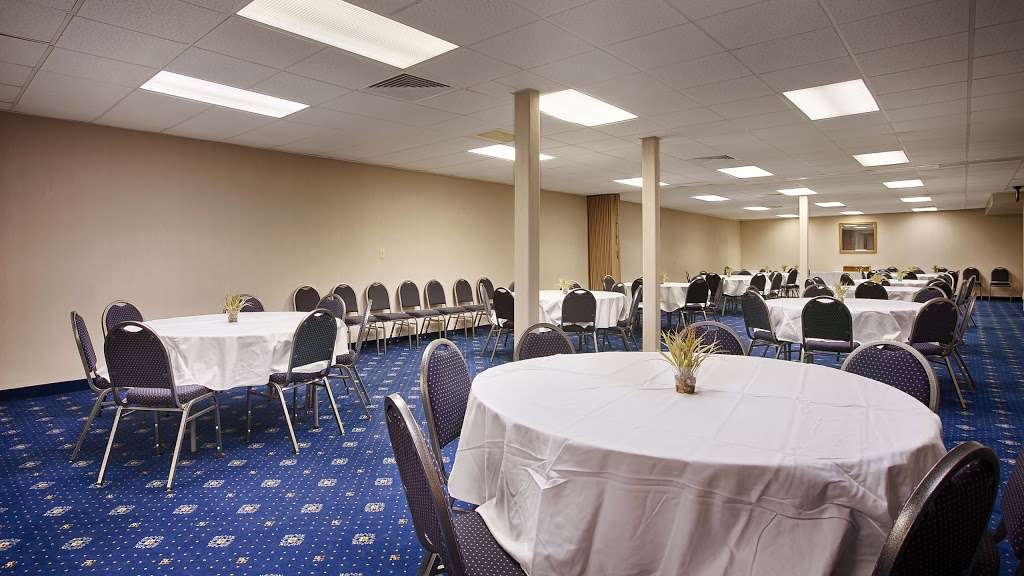 Best Western Mount Vernon/Ft. Belvoir | 8751 Richmond Hwy, Alexandria, VA 22309, USA | Phone: (703) 360-1300