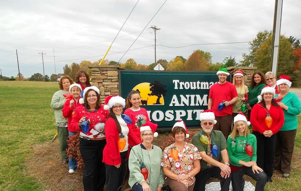 Troutman Animal Hospital | 686 Murdock Rd, Troutman, NC 28166, USA | Phone: (704) 878-9904