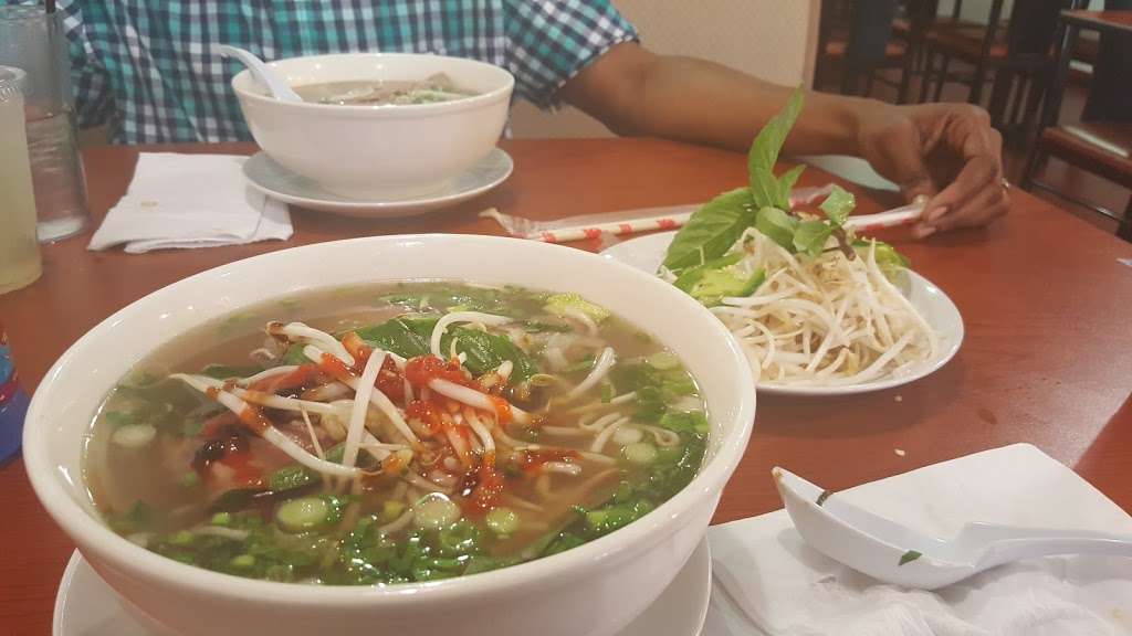 MTQ Phở Restaurant | 113 Chestnut St, Philadelphia, PA 19106 | Phone: (215) 309-3633