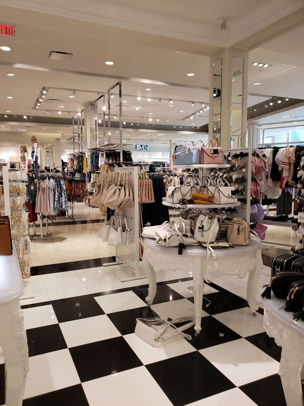 Forever 21 | 4200 Conroy Rd #206, Orlando, FL 32839, USA | Phone: (407) 563-2120