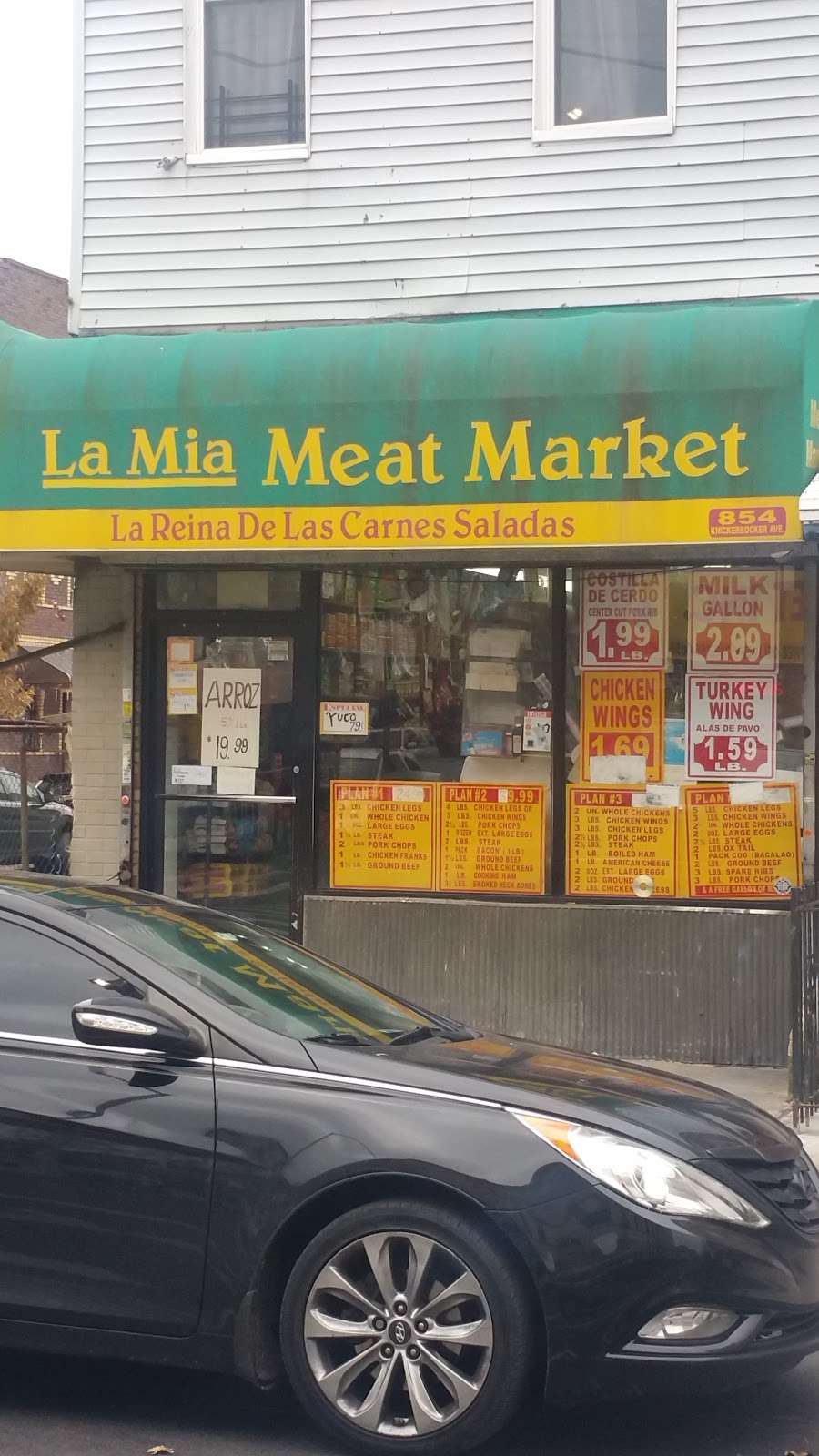 La Mia Meat Market | 854 Knickerbocker Ave, Brooklyn, NY 11207, USA | Phone: (718) 452-9463