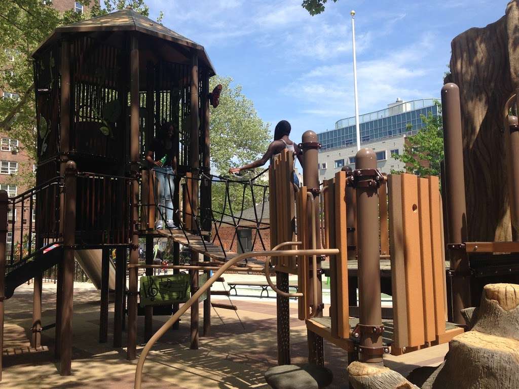 St. Nicholas Playground North | W/s 7 Ave. at W. 130 St., New York, NY 10027 | Phone: (212) 639-9675