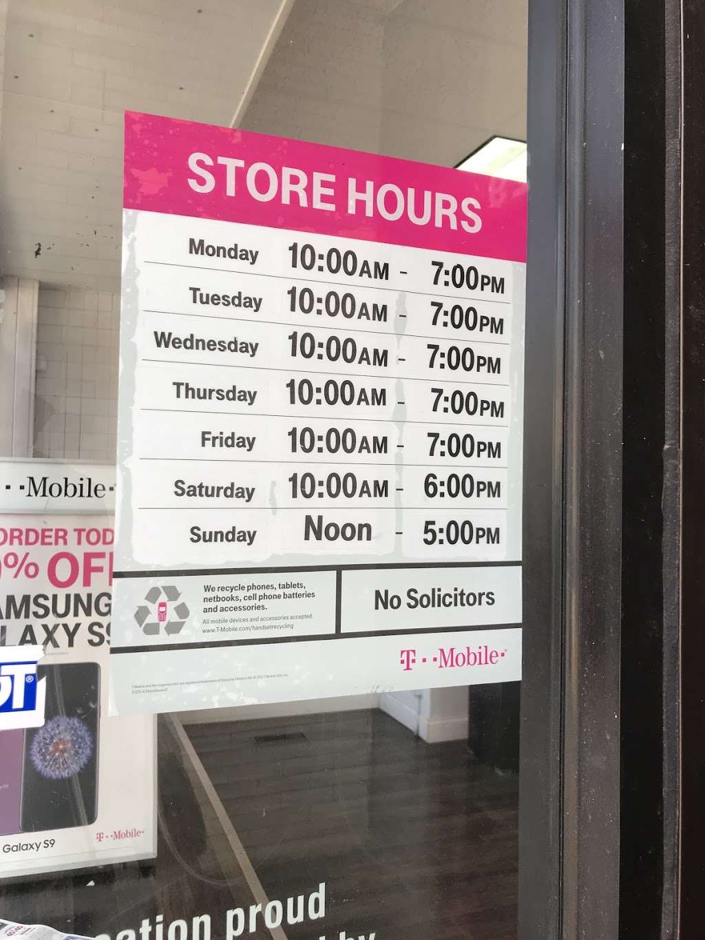 T-Mobile | 1429 W 18th St, Chicago, IL 60608, USA | Phone: (312) 226-9292