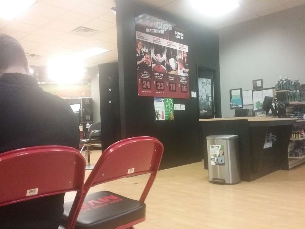 Sport Clips Haircuts of Shawnee Station West | 16318 W 65th St, Shawnee, KS 66217, USA | Phone: (913) 631-7394