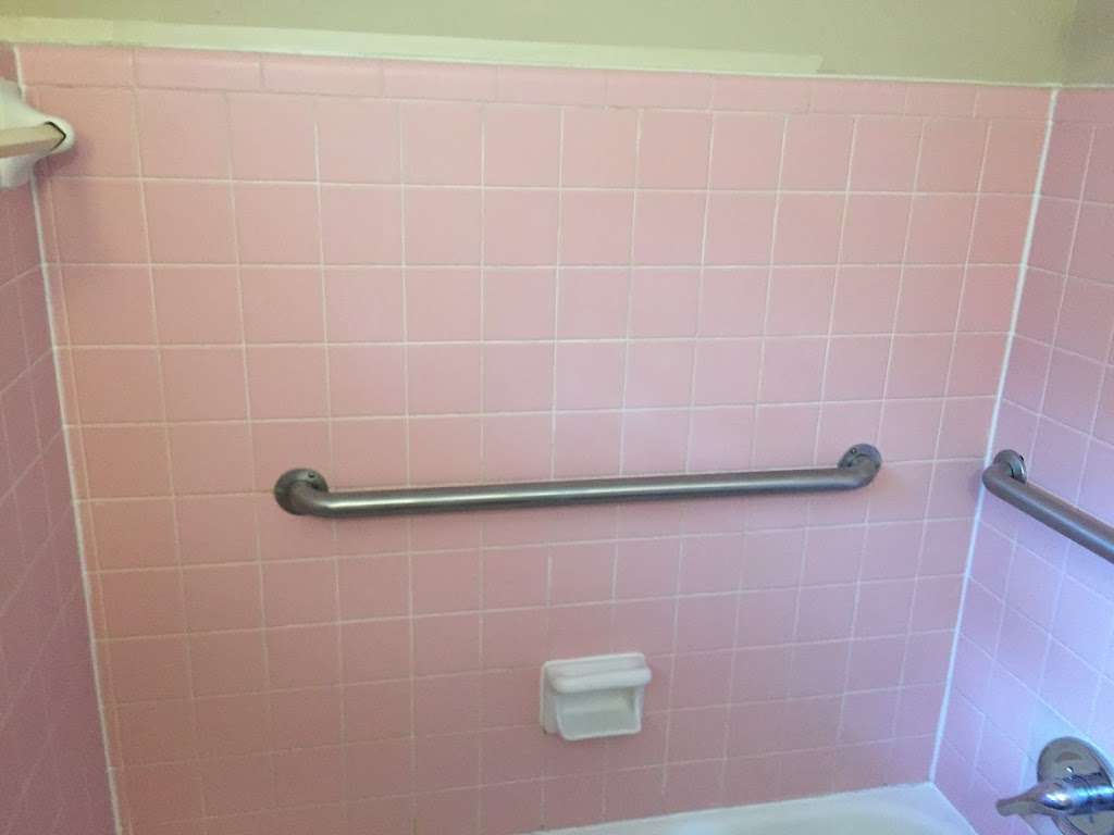 Shower & Bathtub Refinishing | 15109 Bennette Woods Rd, Conroe, TX 77302, USA | Phone: (832) 527-9647
