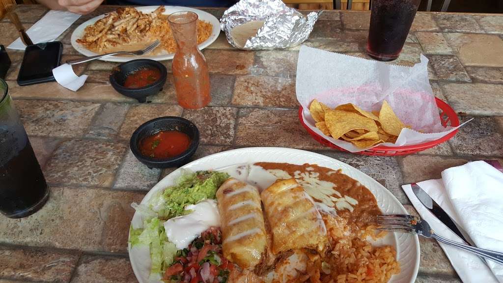 El Potro Mexican Restaurant Bar & Grill | 140 Perry Rd, Plainfield, IN 46168, USA | Phone: (317) 838-9425